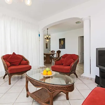 Vila Puerto Del Carmen Sleeps 6 Wifi *